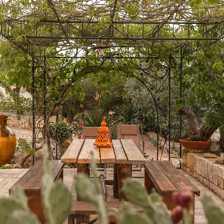 Traditional Trullo With Pool Ostuni