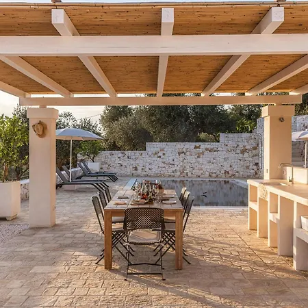 Vakantiehuis Traditional Trullo With Pool *