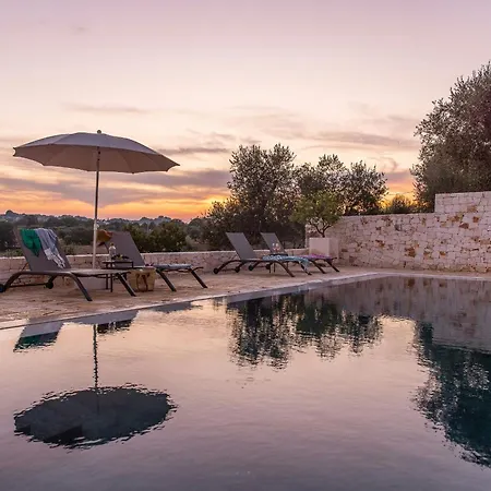 Vakantiehuis Traditional Trullo With Pool Ostuni