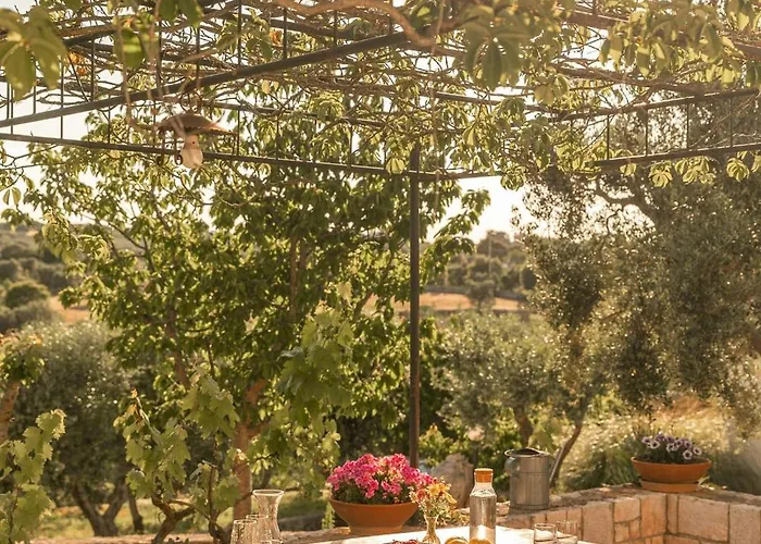 Traditional Trullo With Pool Сasa de vacaciones