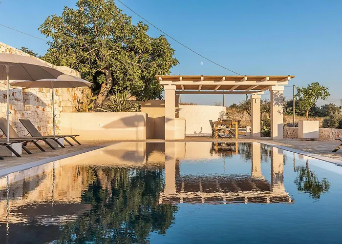 Traditional Trullo With Pool Ostuni